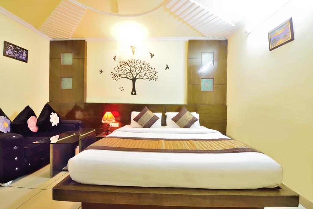 Centra Inn Нью-Дели Экстерьер фото