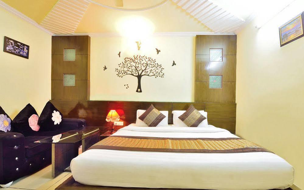 Centra Inn Нью-Дели Экстерьер фото